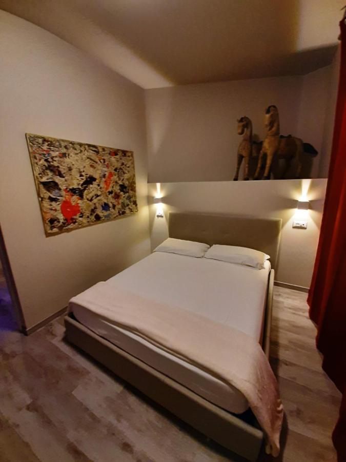 Hotel & Ristorante L'Angoletto In Selci Selci  Экстерьер фото
